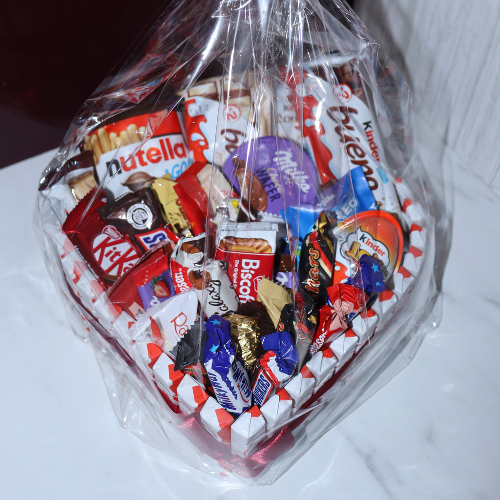 Photo simple de la box cœur, montrant tous les chocolats proposés