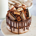 Iced cake au chocolat, sublimé par des cornflakes au nutella et d'autres gâteaux chocolatés