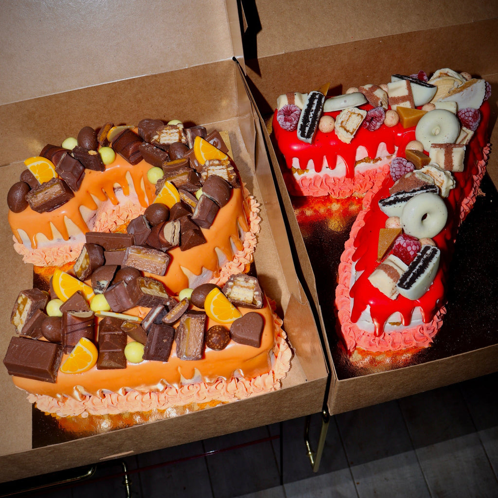 Deux Numbers Cakes en forme de 2 et de 7 aux fruits de la passion et fruits rouges